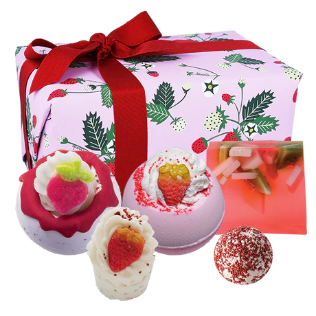 Strawberry Feels Forever Gift Pack